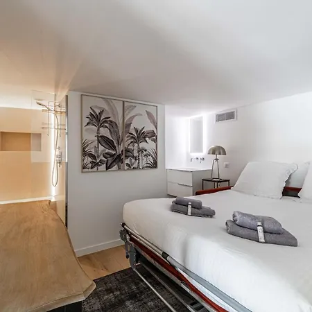 Luxury Renovated - Rue Hoche